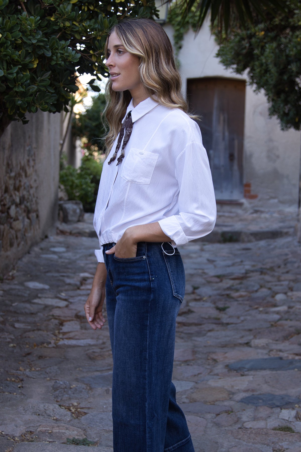 Camisa estampada con bandana estilo moderno
