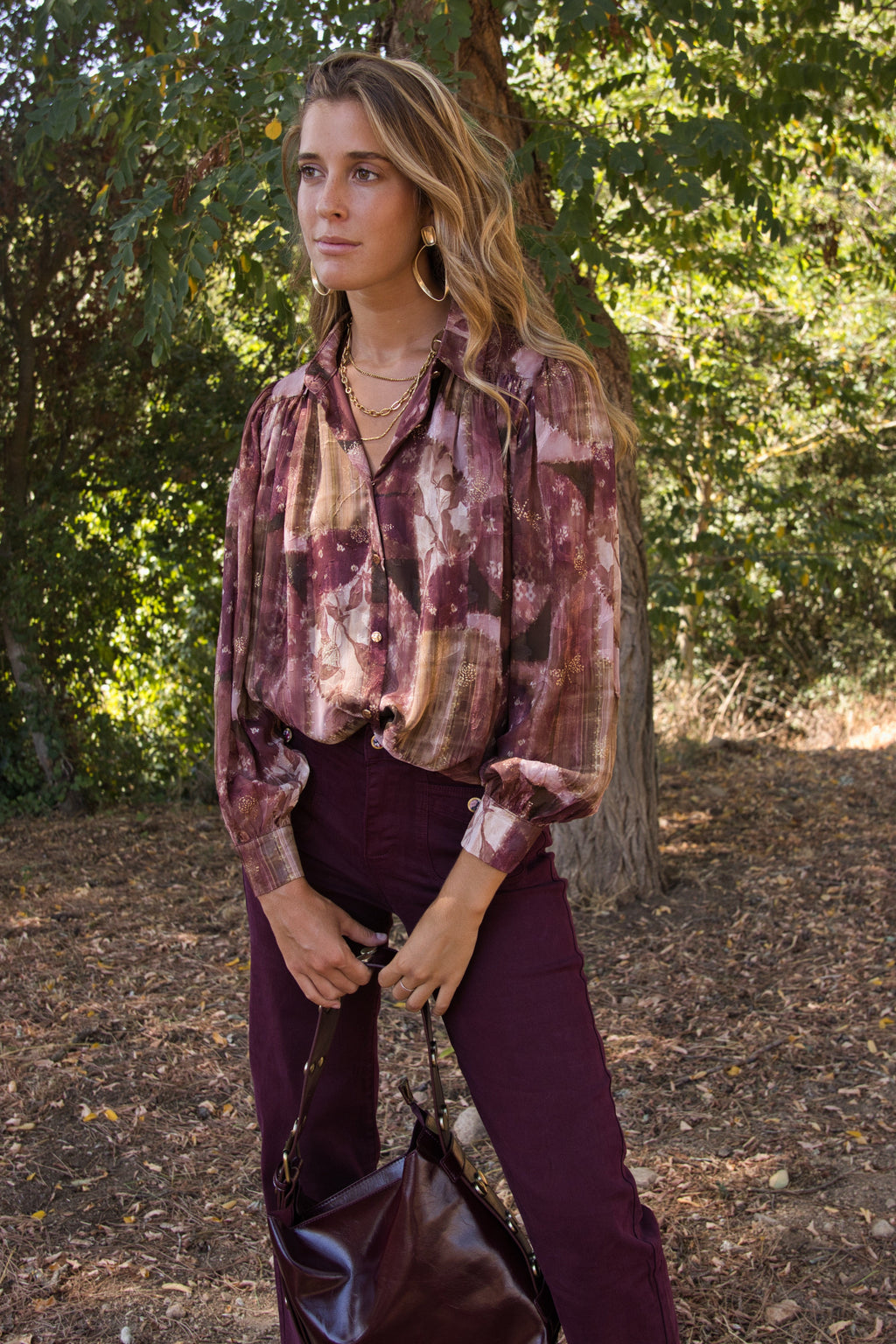 Blusa elegante con flores