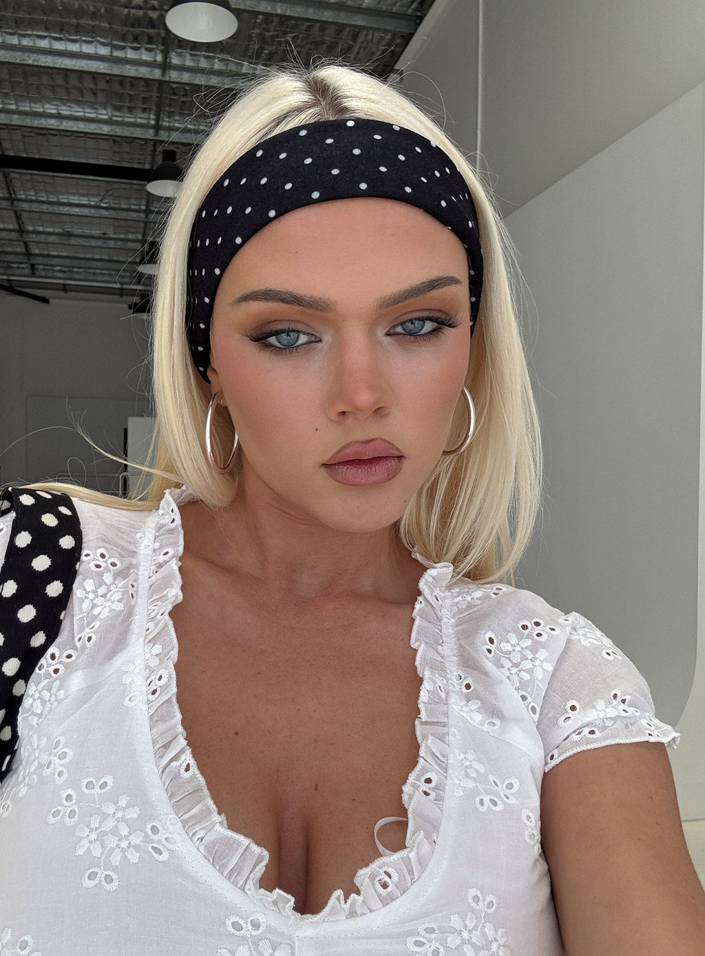 Diadema  negra de lunares