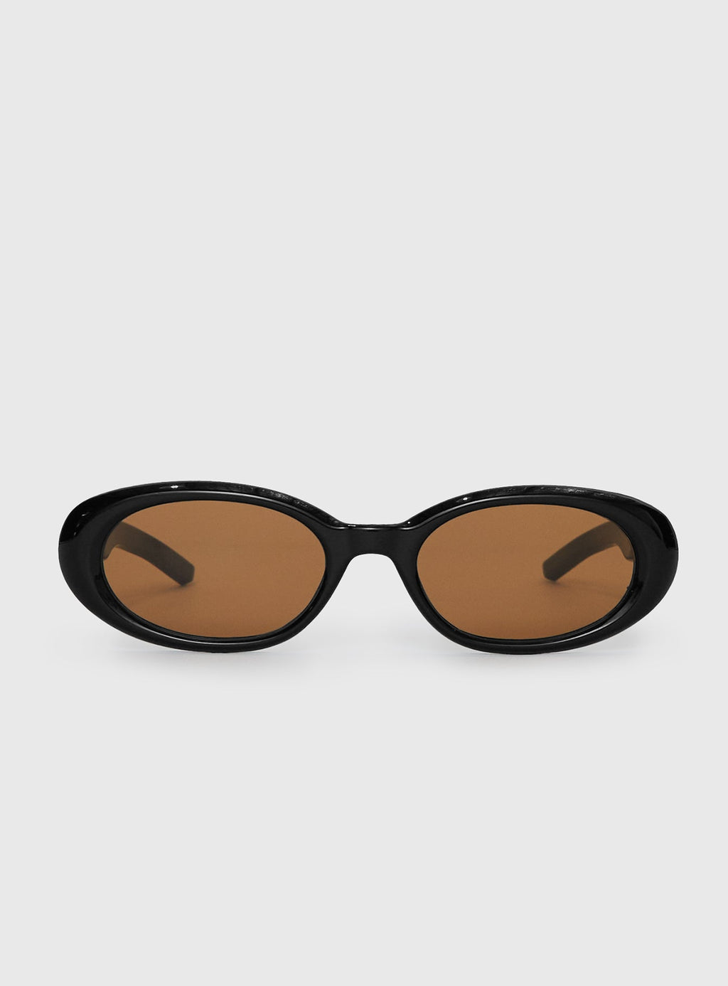 Gafas de sol negras y marrones
