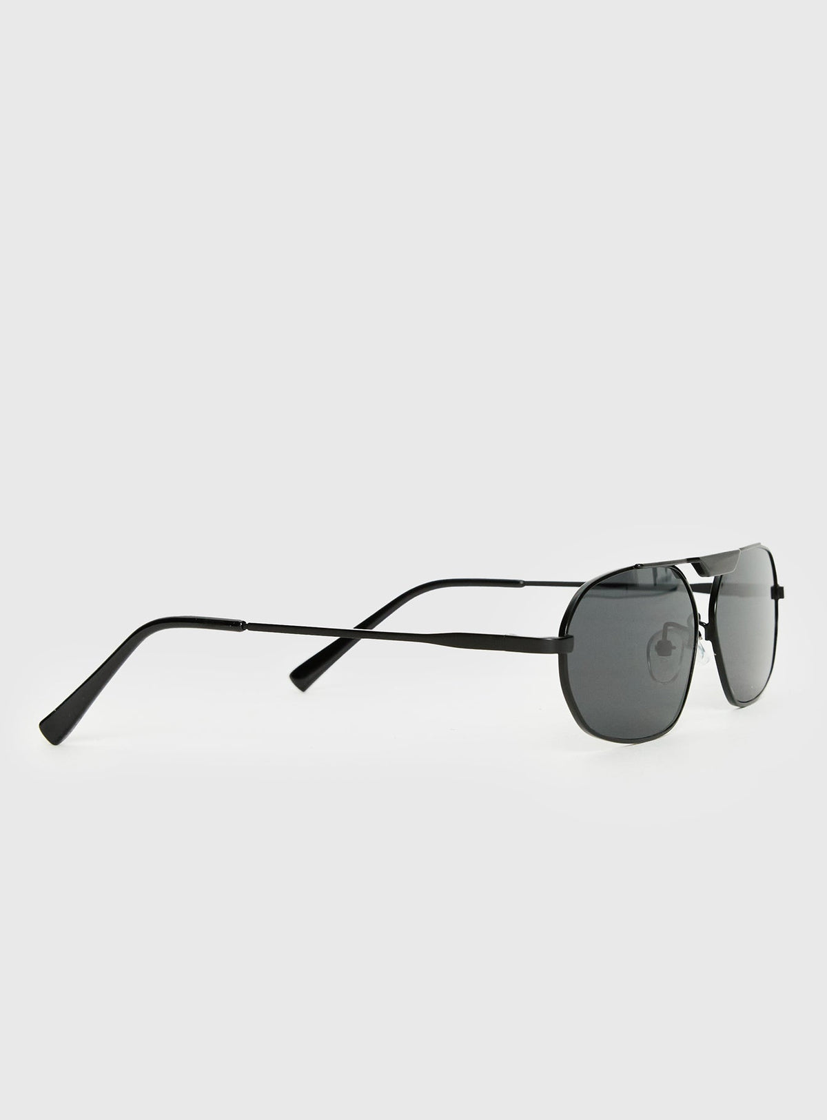 Gafas de sol clásicas negras