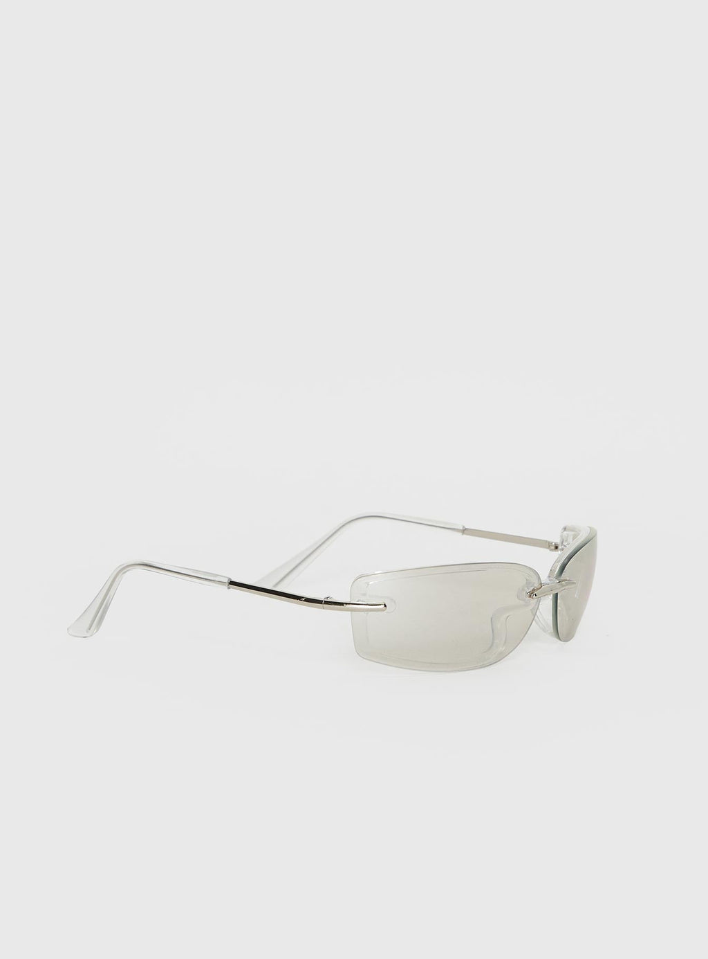 Gafas de sol plateadas  modernas