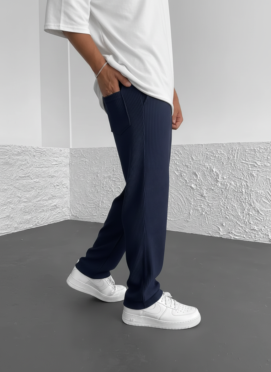 Javier | Pantalón de Canalé Elegante y Relajado