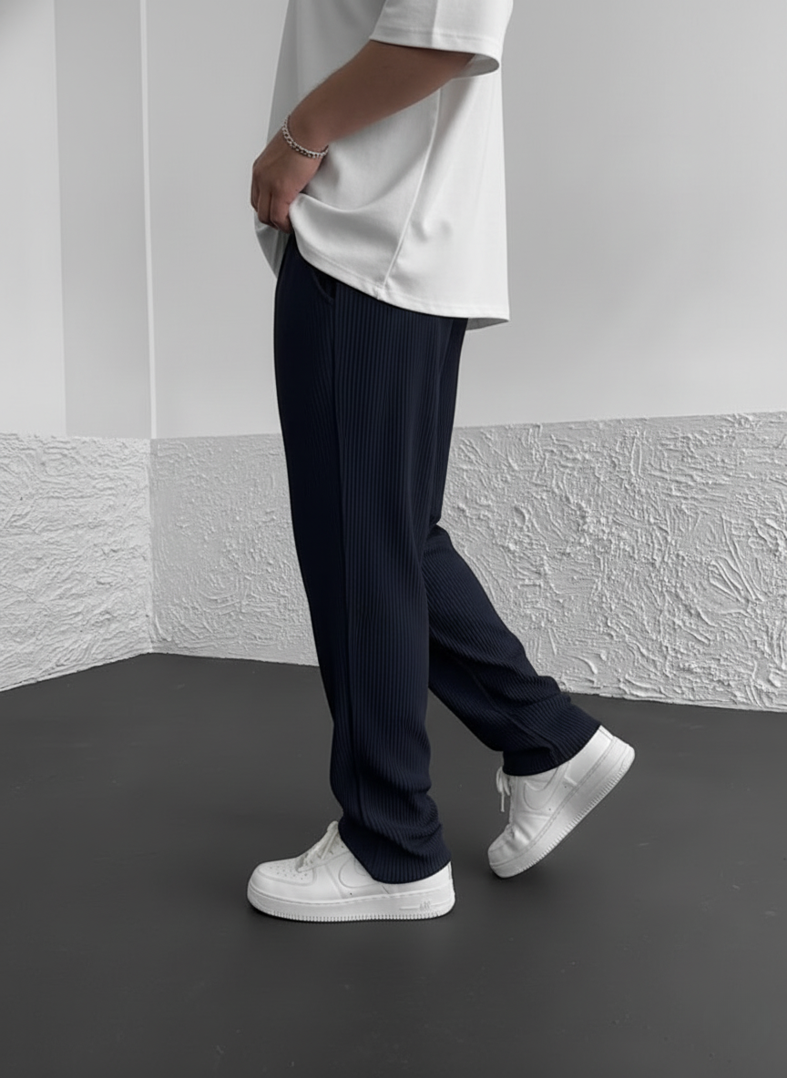 Javier | Pantalón de Canalé Elegante y Relajado