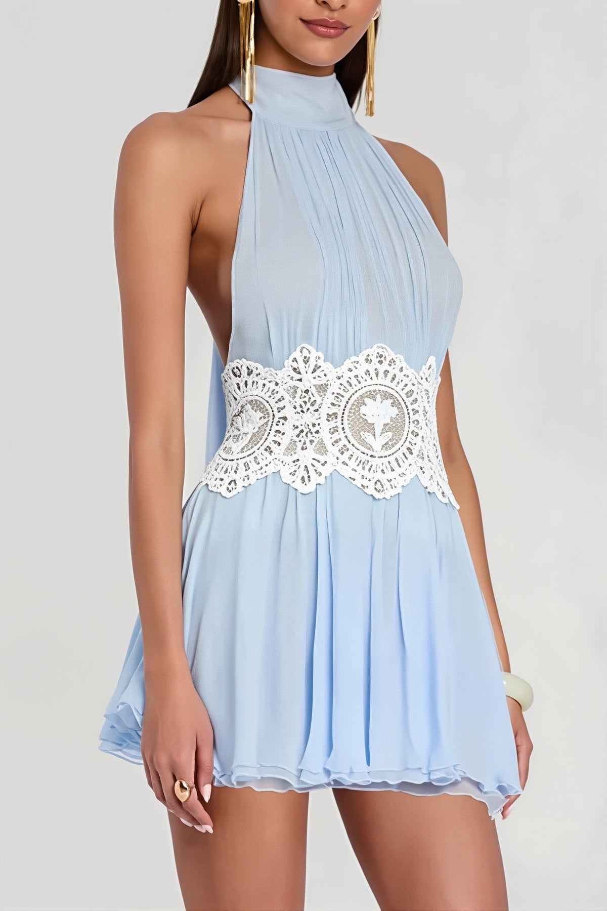 Vestido mini de escote alto