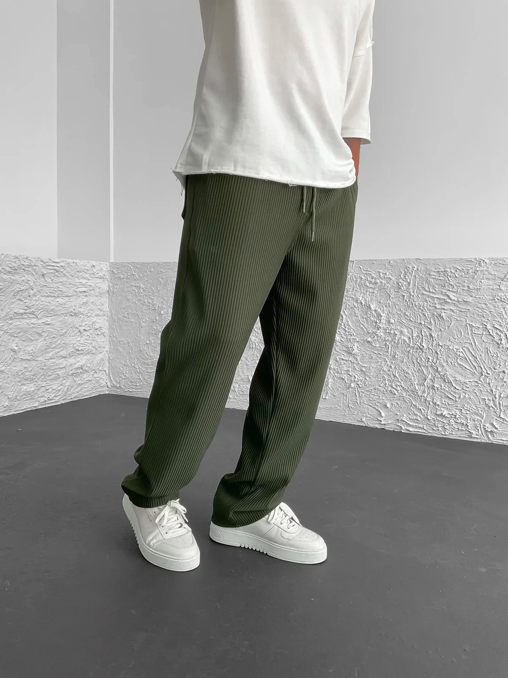 Javier | Pantalón de Canalé Elegante y Relajado