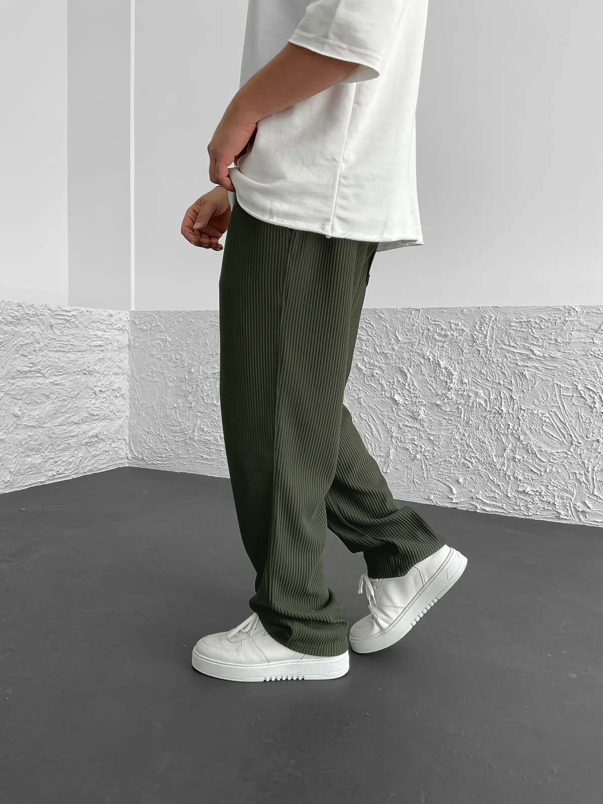 Javier | Pantalón de Canalé Elegante y Relajado