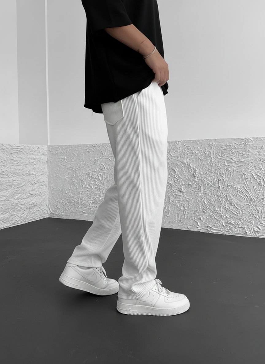 Javier | Pantalón de Canalé Elegante y Relajado