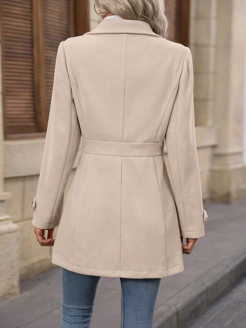 Gabardina clásica y elegante para mujer: estilo atemporal