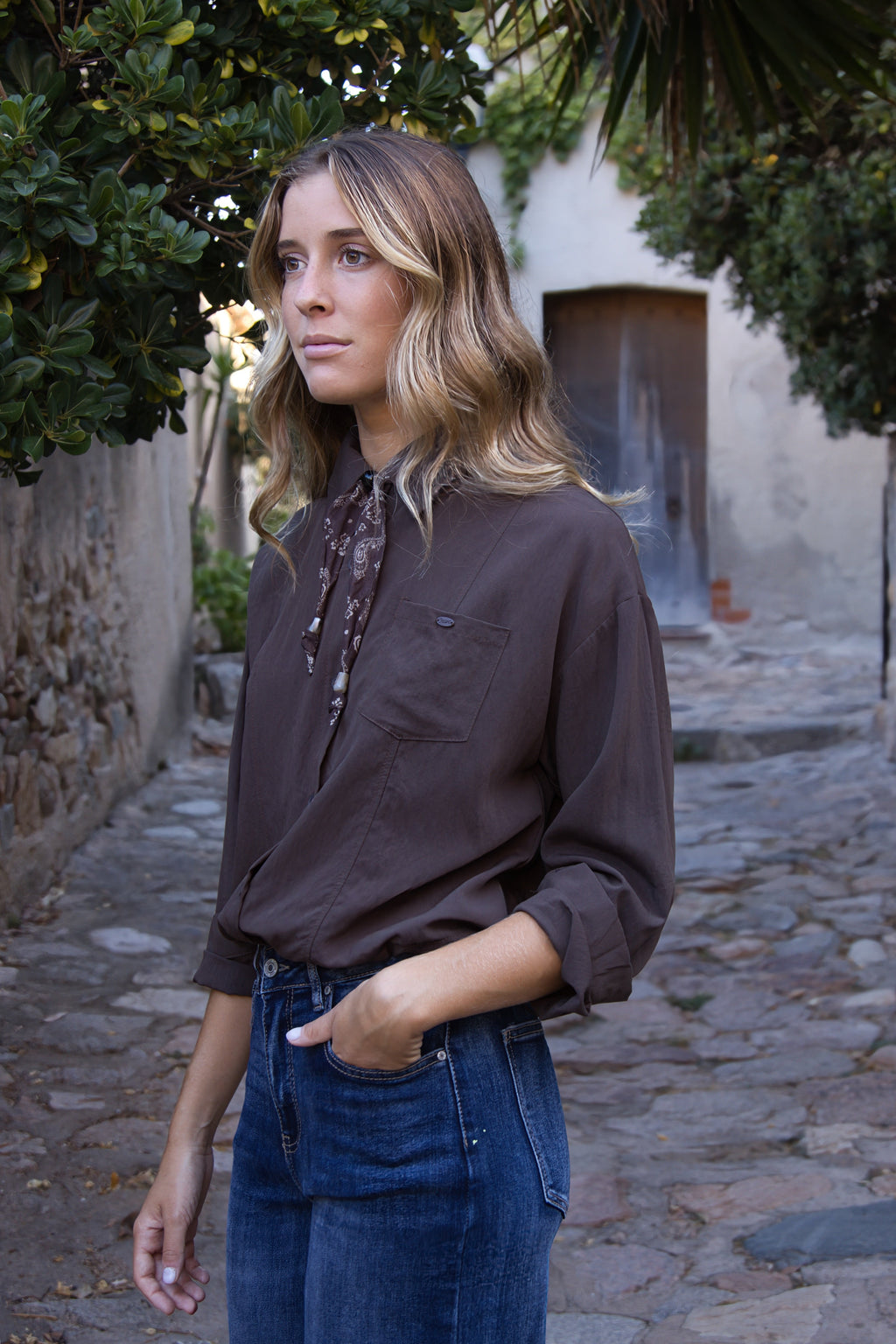 Camisa estampada con bandana estilo moderno