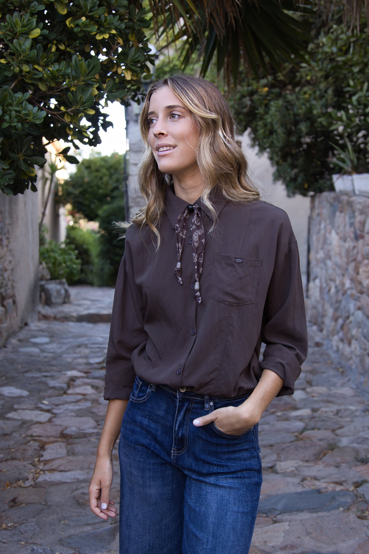 Camisa estampada con bandana estilo moderno