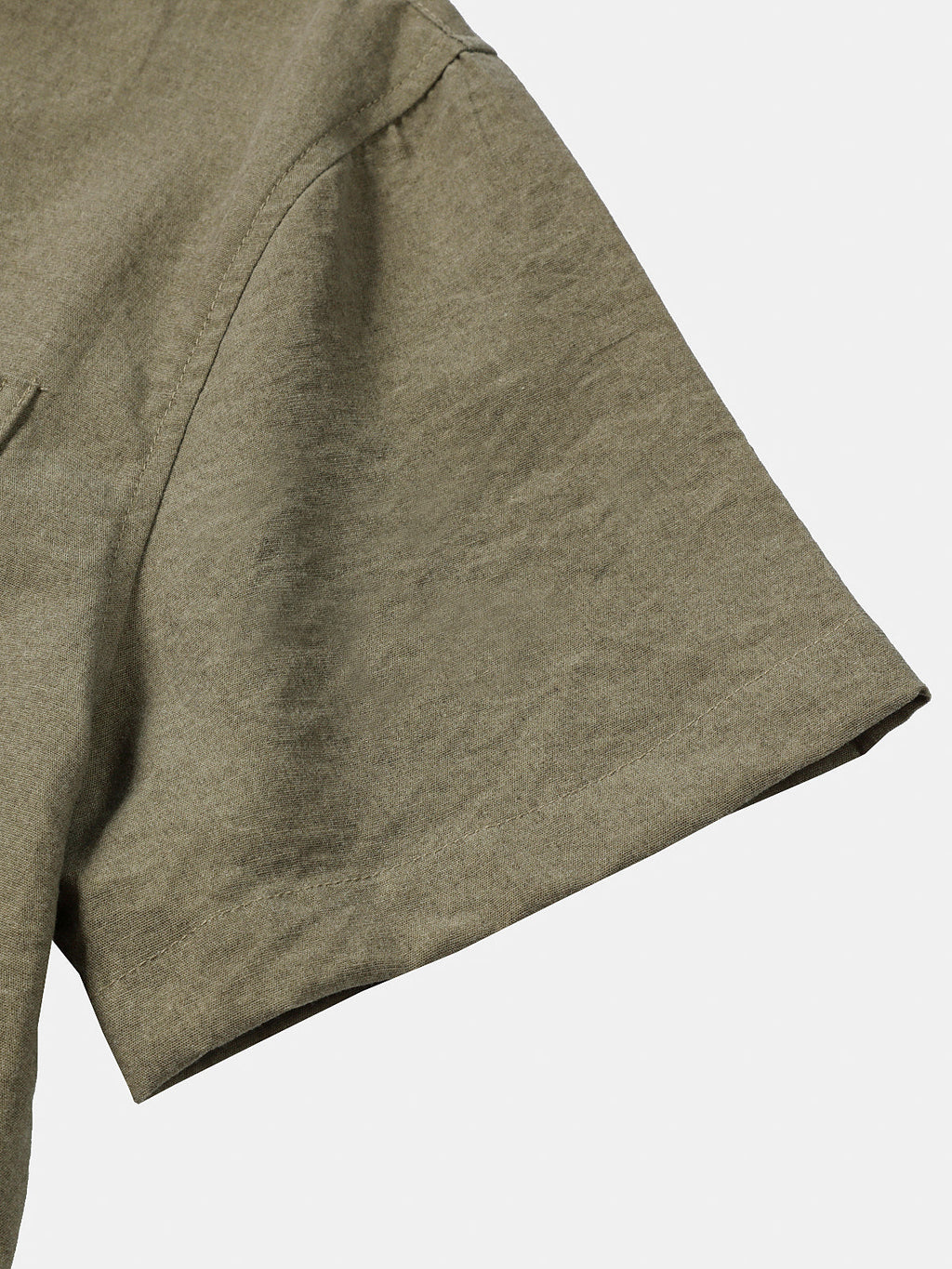 Camisa casual de manga corta para hombre con media botonadura