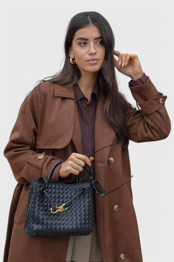 Elegante bolso tejido para uso diario en color índigo