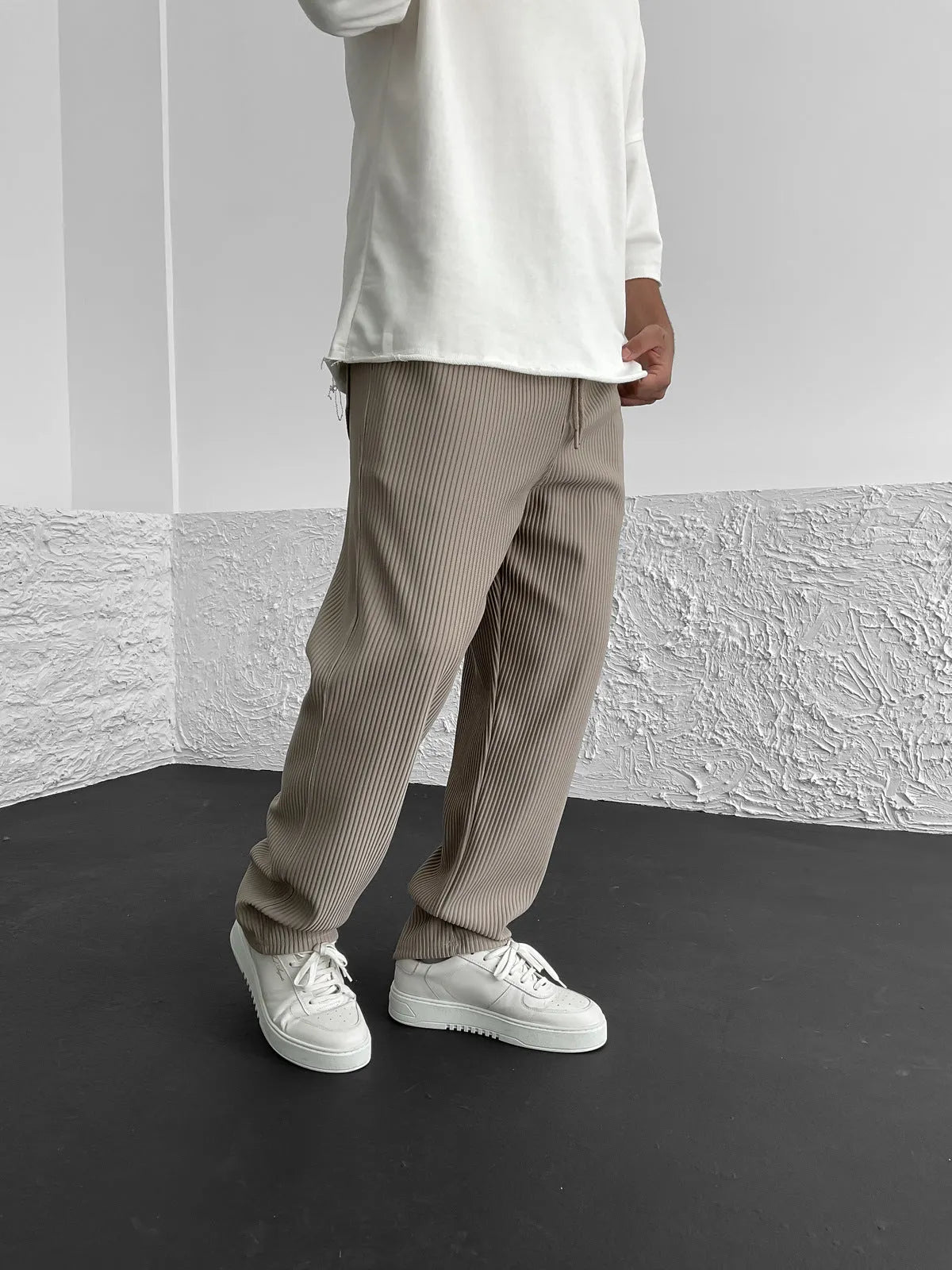 Javier | Pantalón de Canalé Elegante y Relajado