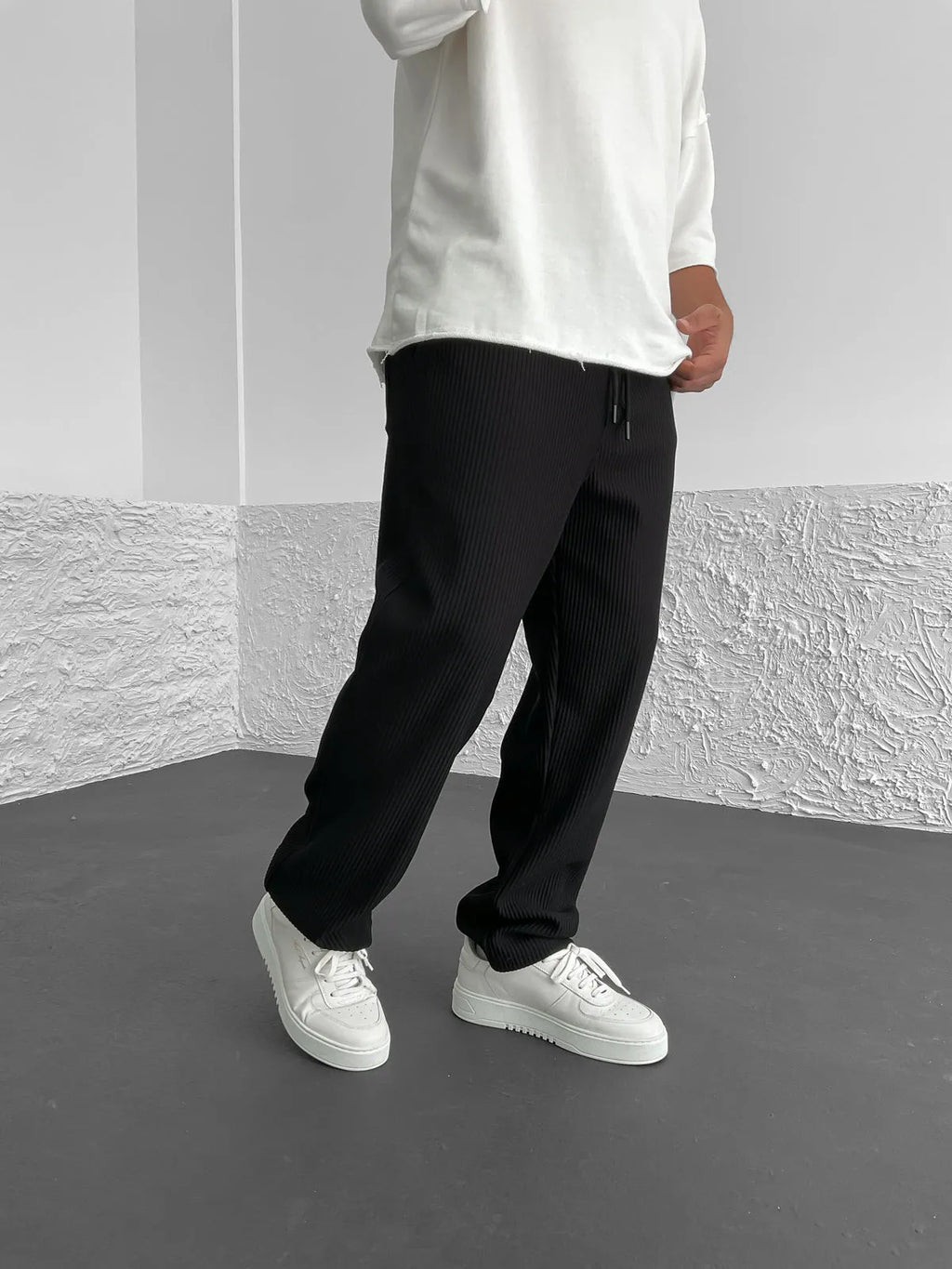 Javier | Pantalón de Canalé Elegante y Relajado