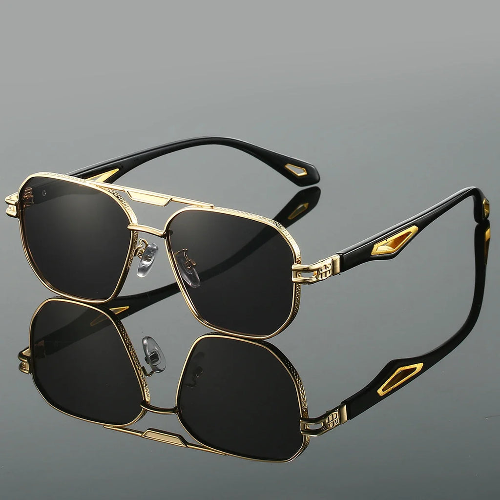 Gafas de sol elegantes negras