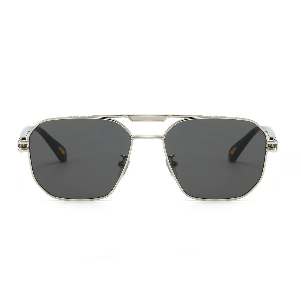 Gafas de sol elegantes negras
