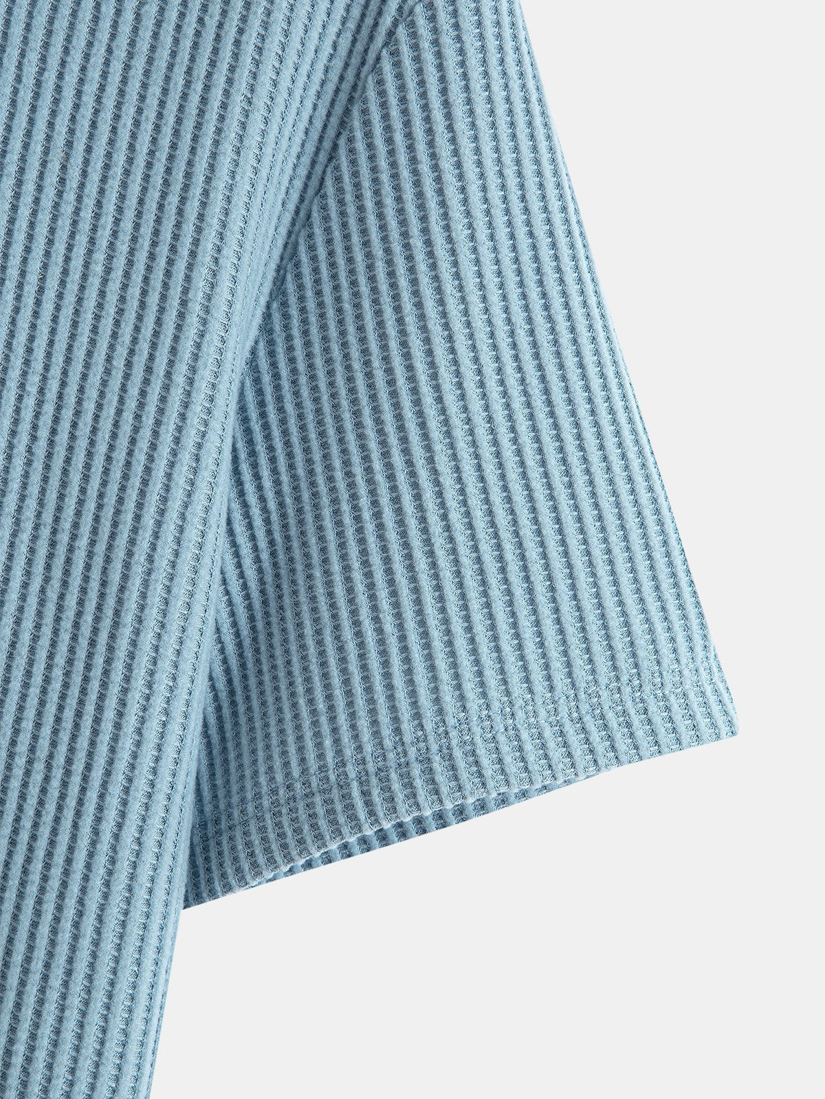 Conjunto de camiseta con capucha de tejido gofrado y bajo curvado, con pantalones cortos a juego y cordón ajustable